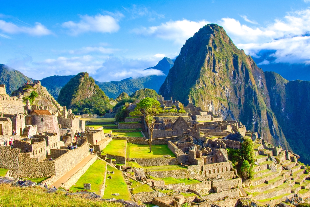 An enchanting morning at the mystical Machu Picchu in Peru (Machu Picchu)