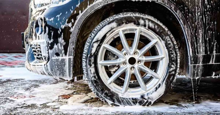 Dad Opens Car Wash for His Autistic Son and Ends Up Creating Jobs for Dozens on the Spectrum - Featured image