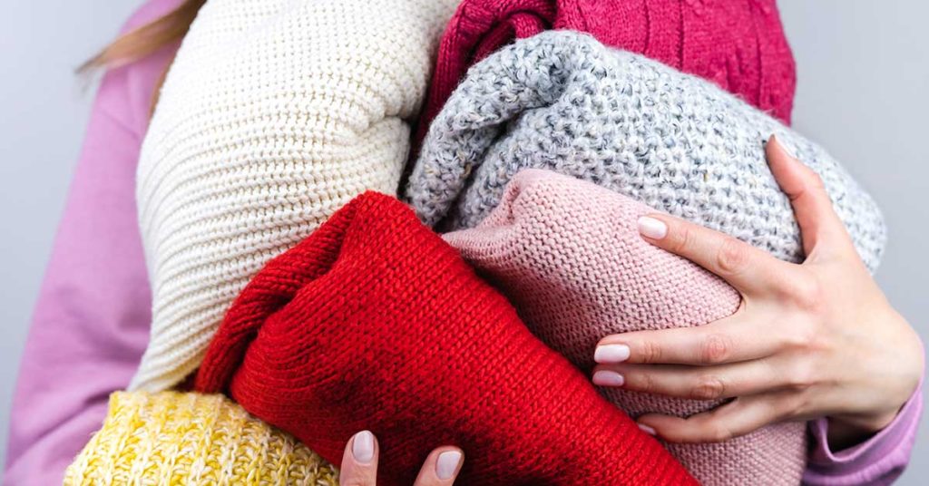 Declutter Your Space: 26 Items to Toss from Your Bedroom and Bathroom - Featured image