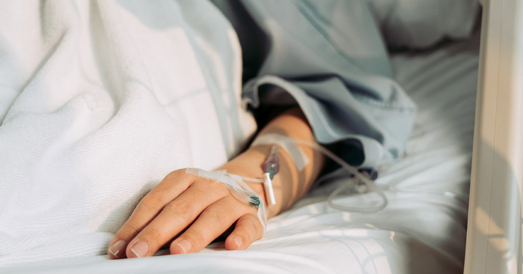 Woman ‘Declared Dead’ After Heart Attack in E.R., Wakes Up 14 Minutes Later with a Baby - Featured image