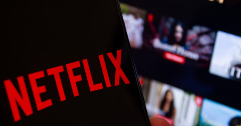 This Series is Making Netflix Fans Ditch Their Weekend Plans to Binge-Watch - Featured image