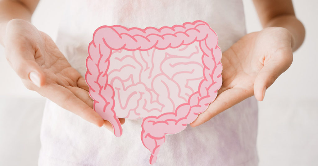 20-Year-Old Woman with Incurable Colorectal Cancer Shares Early Symptoms Often Overlooked - Featured image