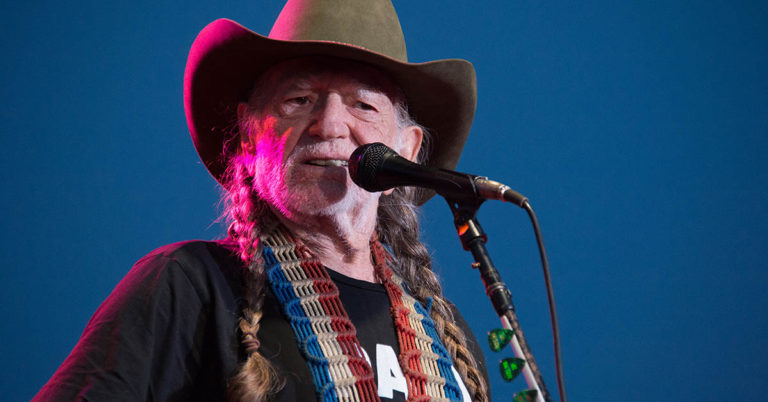 Willie Nelson’s Legacy Continues with His Son’s Powerful ‘Sound of Silence’ Performance - Featured image