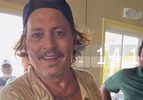 Proudly strutting about with a brand new smile, Johnny Depp has captured the public's attention for the right reason.