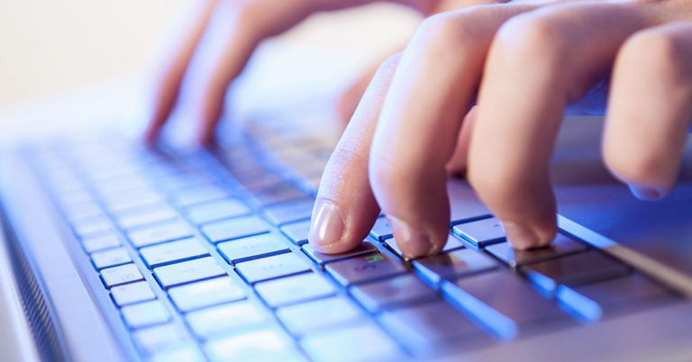 Dad Trolls His Daughter By Recreating Her Sultry Selfies, and Now He Has Double Her Followers - Featured image