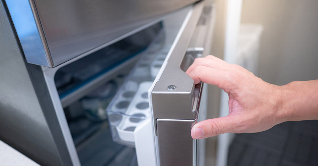 Choosing Between European and American Fridges: What’s Best for You? - Featured image