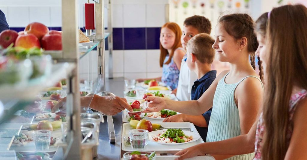 RFK Jr Proposes Major Overhaul of School Lunches To Remove Processed Foods - Featured image