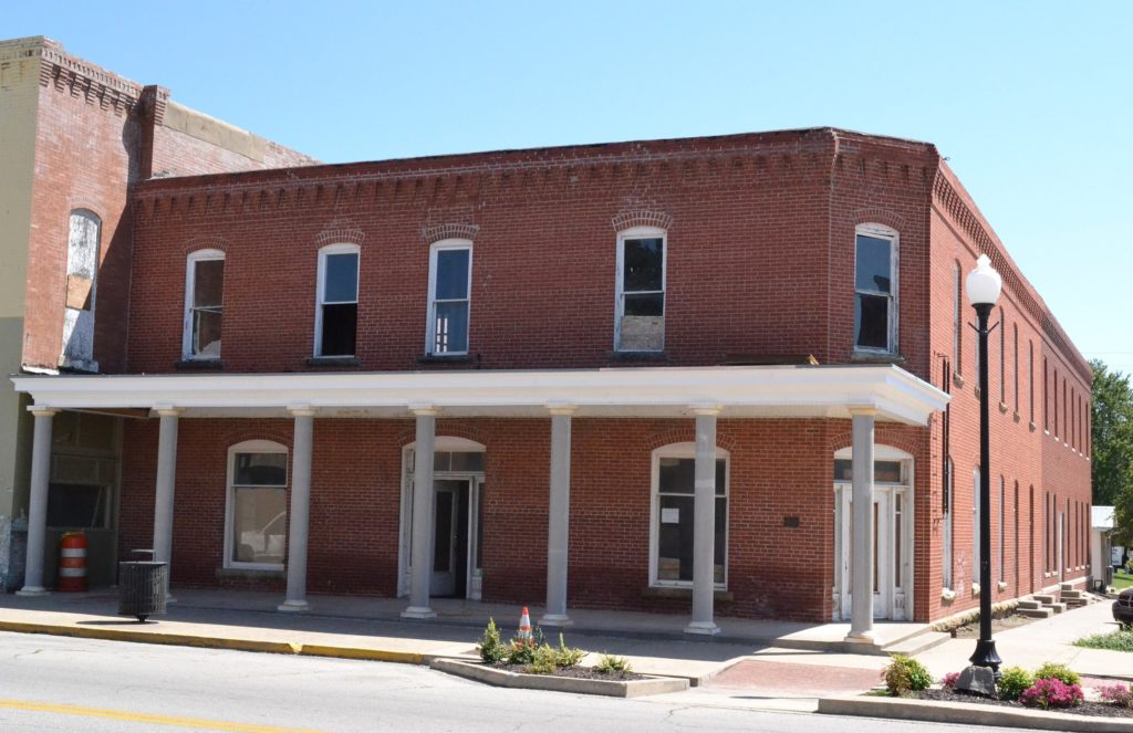 Brown Hotel in Neodesha (2017)