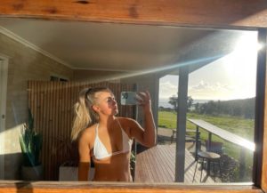 ‘Bikini Tradie’ Advocates for Gender Equality, Wants to Work Shirtless