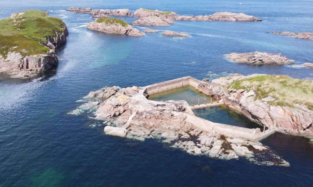 fishery holding structure