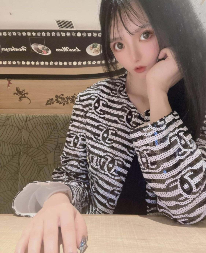 I Was Checking Out Tagged Photos Of A Restaurant And Stumbled Upon This