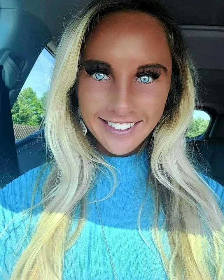 How Anything Thinks This Extreme Photo Shopping Looks Good/Believable Is Beyond Me