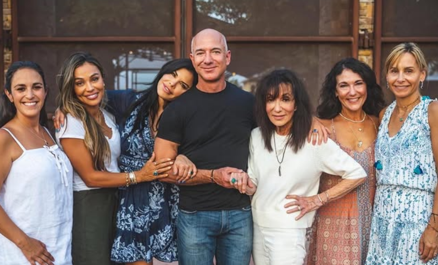Jeff Bezos and Lauren Sanchez with family members