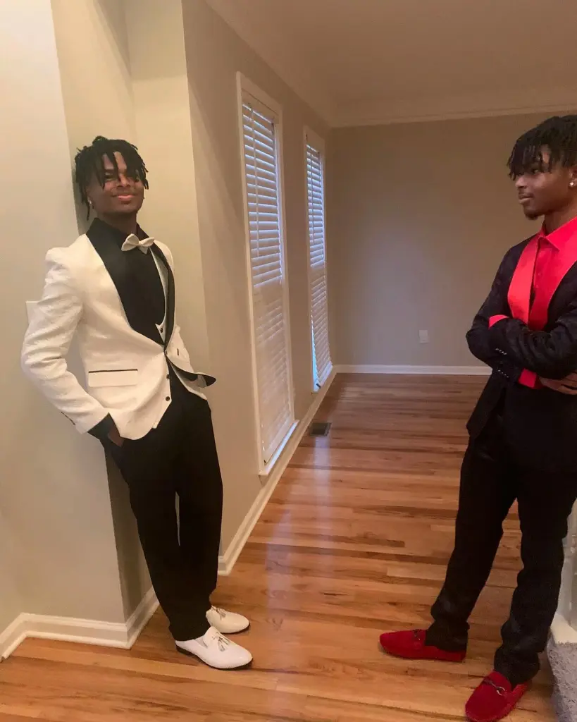 The twins had plans to start their own clothing line, their aunt said.