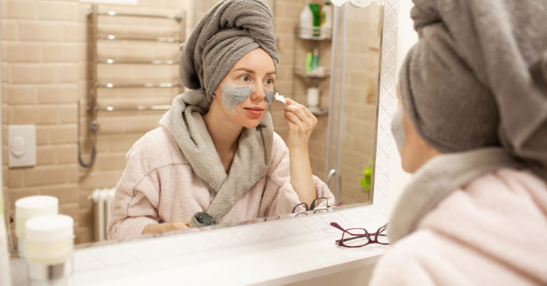 Want To Become a Minimalist Family? Here’s 40+ Things You Don’t Need to Buy - Featured image