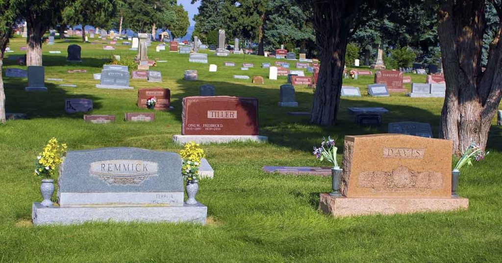 5 Things to Consider Before Living Near a Cemetery - Featured image
