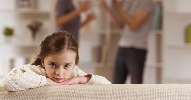 5 Toxic Childhood Beliefs You Might Still Carry if You Grew Up in a Dysfunctional Home, According to a Psychologist - Featured image