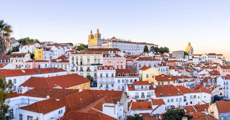 Travel Experts Rank the World’s 40 Most Stunning Cities - Featured image