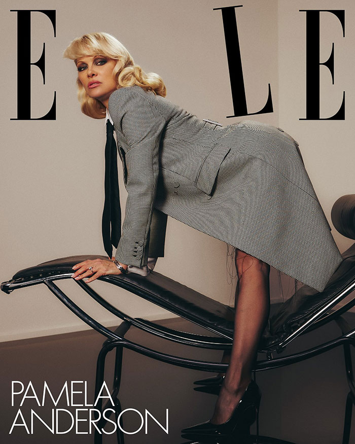 The return to her signature 90s glam