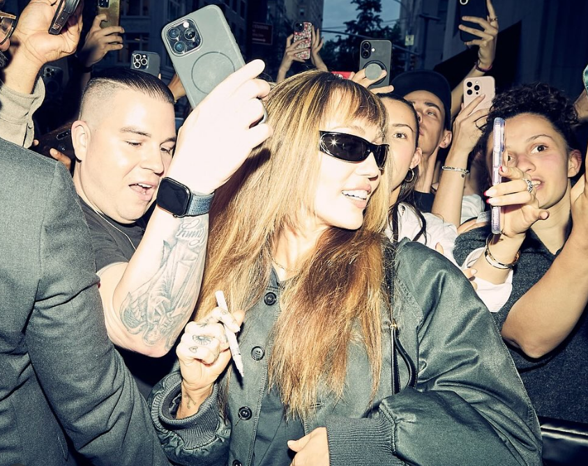 Miley Cyrus’s journey with her vocal condition is a testament to resilience and self-acceptance.