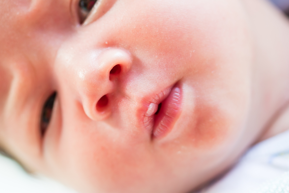 Labios y nariz de bebé, primer plano