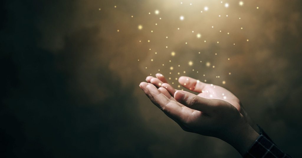 Mother Sees ‘Hand of God’ in Ultrasound After Praying for Baby’s Health - Featured image