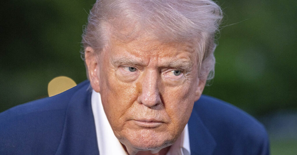 The Little Boy in This Photo Is Young Donald Trump, But Almost Nobody Can Tell - Featured image