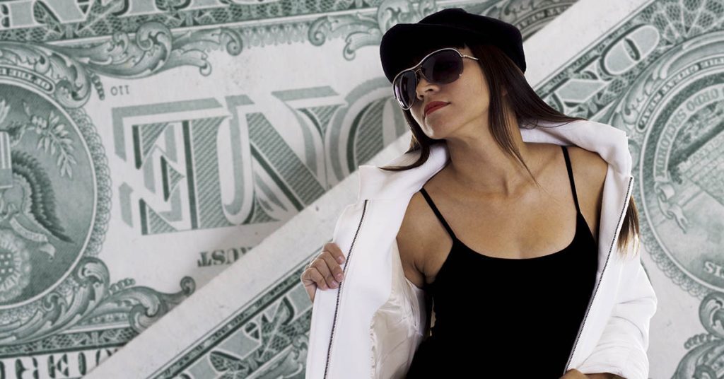 Some Men Are Using ‘Gold Digger Tests’ On Dates, and Women’s Eyes Are Rolling - Featured image