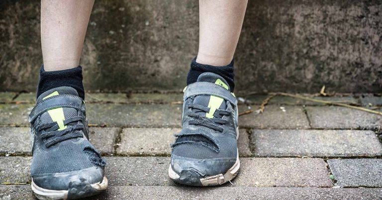 People Share What It Was Like Growing Up Poor - Featured image