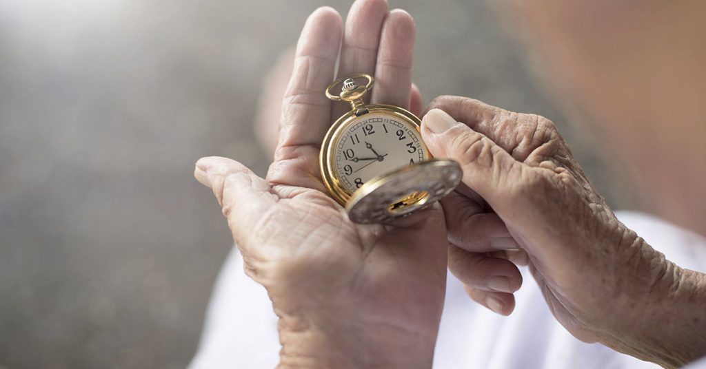 8 Subtle Signs Your Parent May Be Nearing Life’s Final Stage, and How To Prepare - Featured image