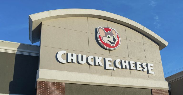 Chuck E. Cheese Is Planning To Open Adult-Only Arcades - Featured image