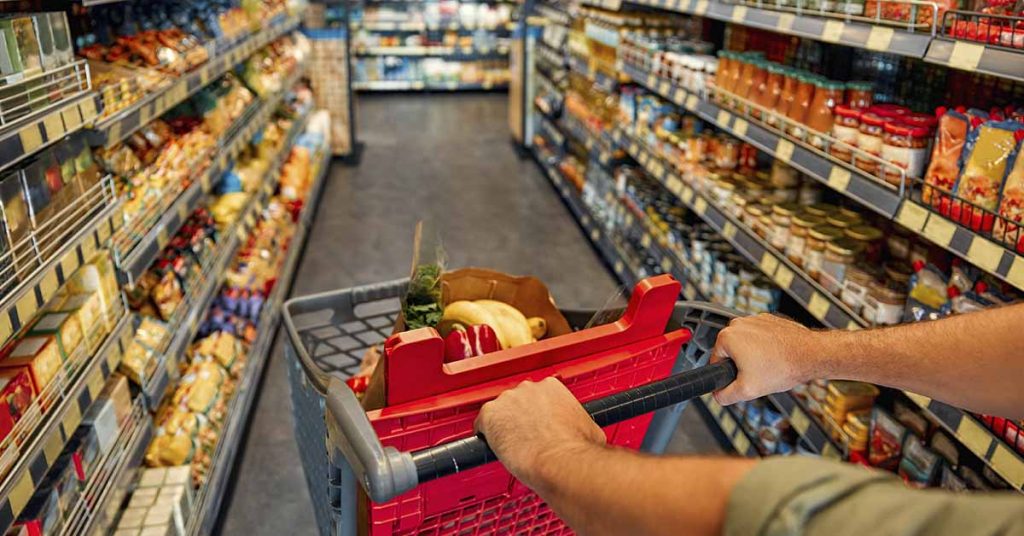 Before You Fill Your Cart, Learn These 6 Grocery Store Tricks - Featured image