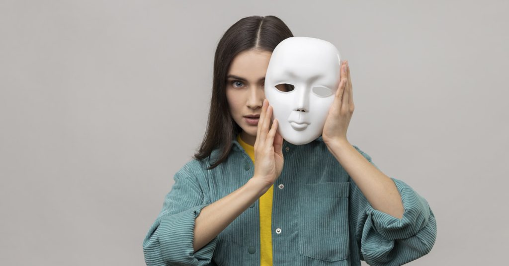 Words and Phrases That Fake People Frequently Use, According to Experts - Featured image