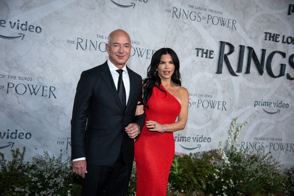 London, England, UK - August 30, 2022: Jeff Bezos and Lauren Sanchez attend The Lord of the Rings: The Rings of Power World Premiere in Leicester Square. Credit: Loredana Sangiuliano