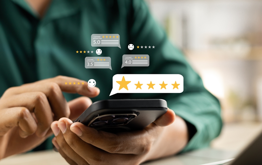 Online customer satisfaction Survey service concept, client rate service from experience in application,Consumer give five-Stars and feedback review for quality, Business reputation ranking from buyer
