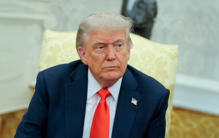 Trump Calls for Obama to be ‘imprisoned’ in bizarre rant - Featured image