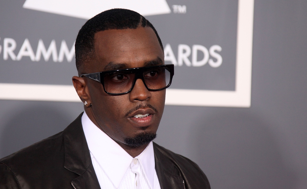 LOS ANGELES - FEB 13: Sean "Puffy" Combs arrives to the 2011 Grammy Awards on February 13, 2011 in Los Angeles, CA

