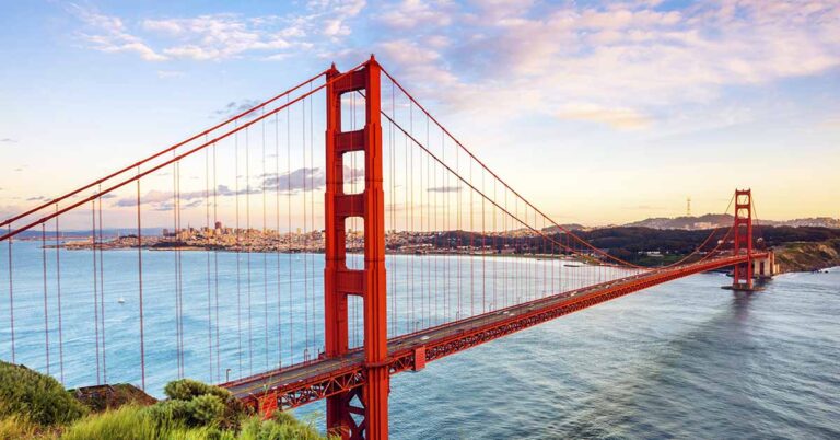 12 Iconic American Tourist Destinations That Some Say Have Been Ruined By Tourism - Featured image