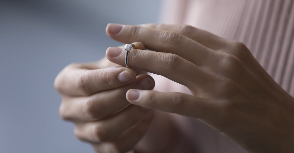 These 10 Jobs Come With a Higher Chance of Cheating, According to Research - Featured image