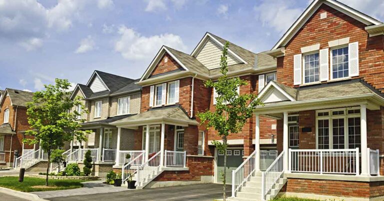 Neighbor’s Sweet Reply to Little Girl’s Note Melts Hearts Online - Featured image