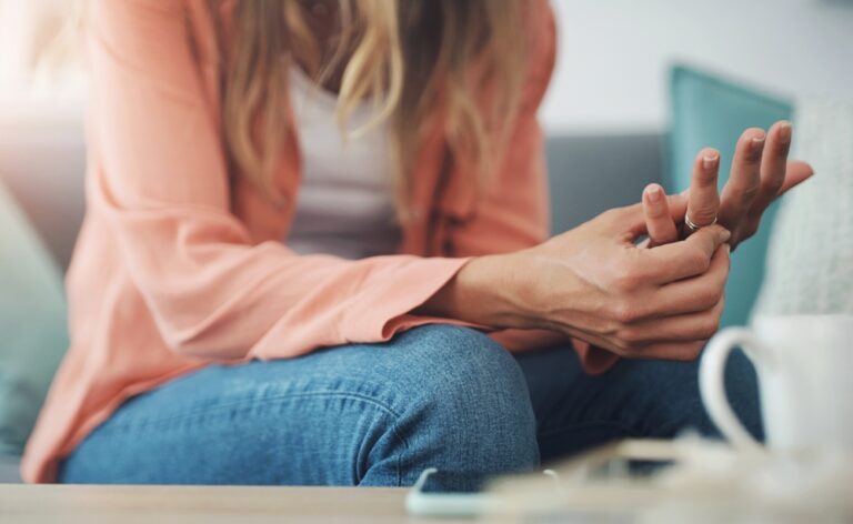 9 Self-Soothing Behaviors That Reveal You Might Be Stimming - Featured image