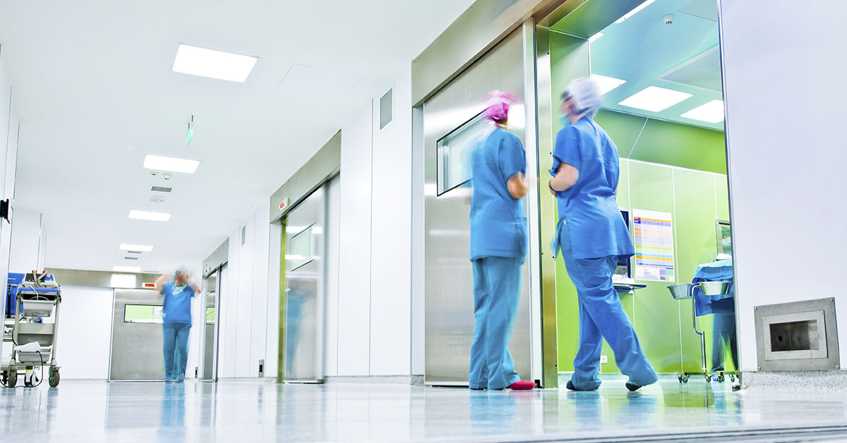 Students Gather in Hospital Hallway to Say Goodbye to Classmate on Life Support After Shooting