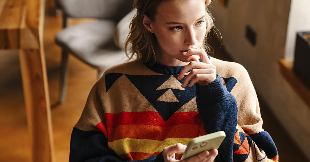 10 Gut Feelings You Shouldn’t Ignore Around People Who Aren’t Good For You