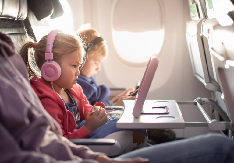 Are You Affected? Delta Cuts Snack and Drink Service for Some Flyers - Featured image