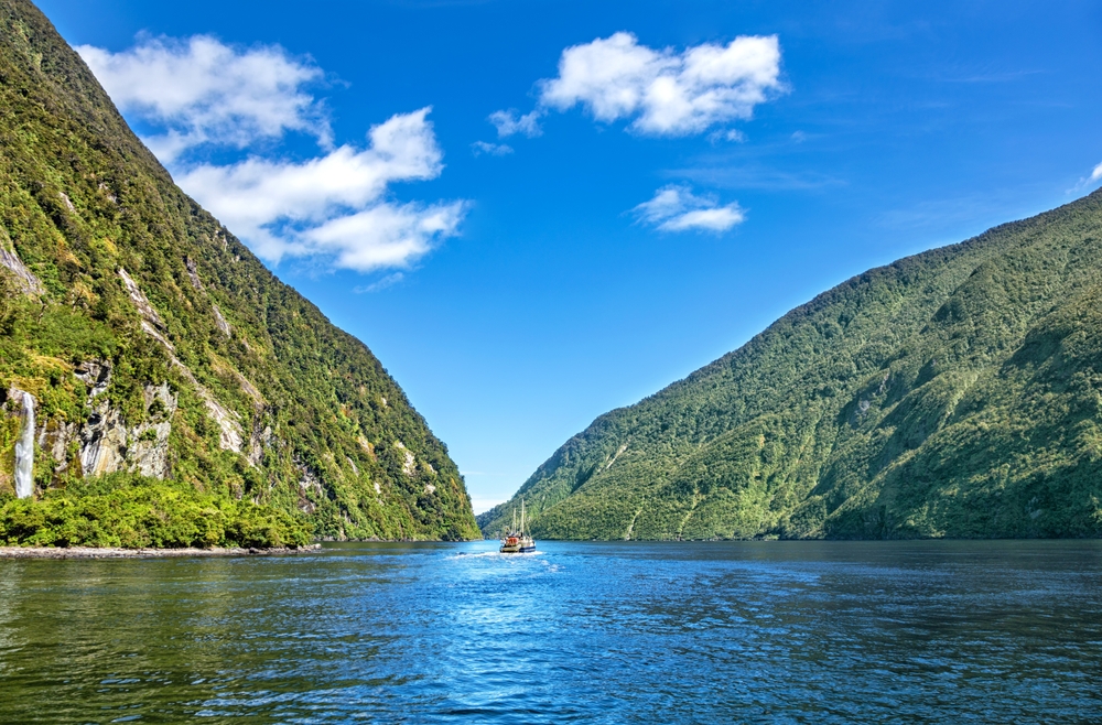 Milford Sound, National Park Fjordland, South Island, New Zealand, Oceania.
Panoramic view of the mountains in the National Park Fjordland, Milford Sound.