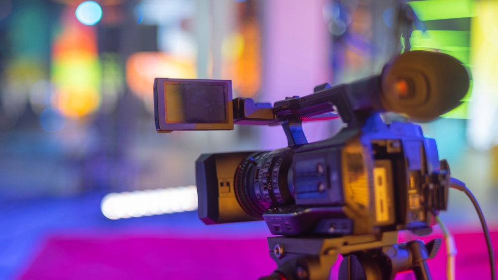 TV camera on the show broadcasts online. Backstage TV