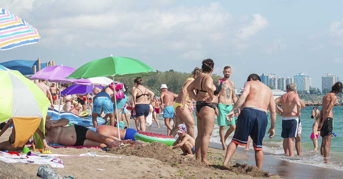 This Photo of People on a Beach is Turning Heads. Can You See Why?