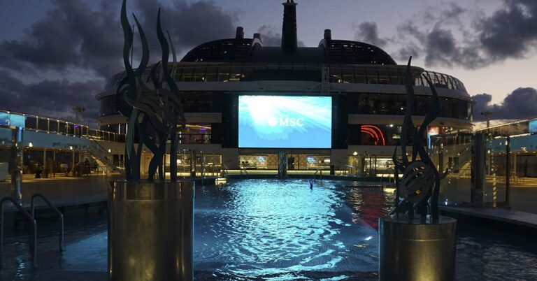 People Are Freaking Out After Seeing What Cruise Ships Look Like at Night - Featured image
