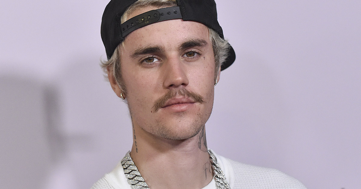 Lip Reader Reveals What Justin Bieber Really Said to Hailey at the Grammys