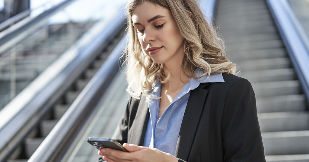 20+ Current Trends That Will Definitely Be Embarrassing Later - Featured image